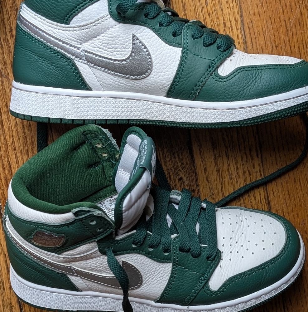 Jordan Kids Sneakers - Green and White Nike Air Jordan's SIZE 4. (5.5 Woman)